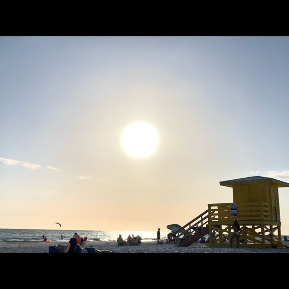 Meet your Posher, Liz - Picture 1 of 2